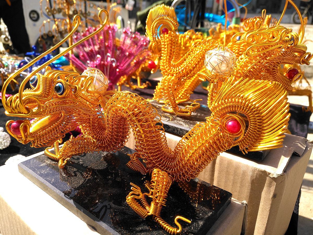 年集上的铝丝手作 漂亮有个性的艺术品，你会为其驻足买单吗？